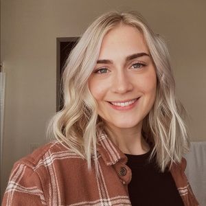 Meet your Posher, Makayla